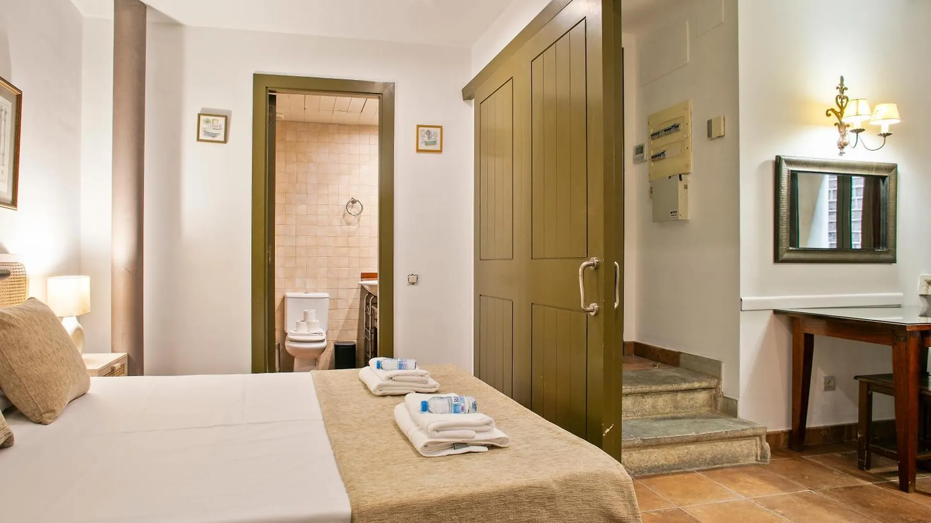 Alcam Dali Apartment Barcelona Spain